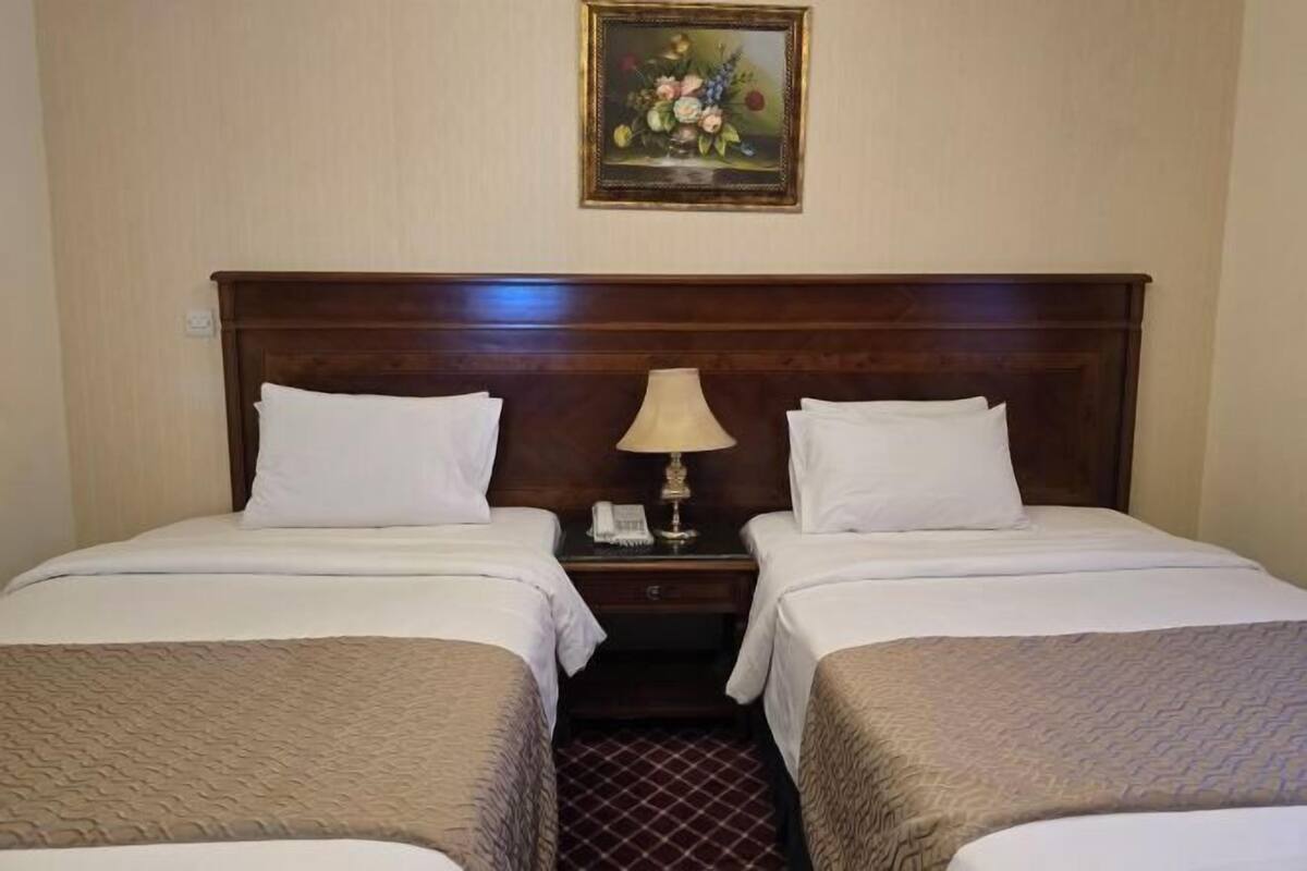 Egyptian cotton sheets, premium bedding, pillowtop beds, desk
