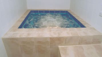 Un sauna, baño turco