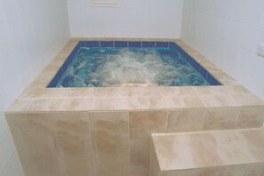Sauna, steam room - Taj Celine Hotel (Jeddah)