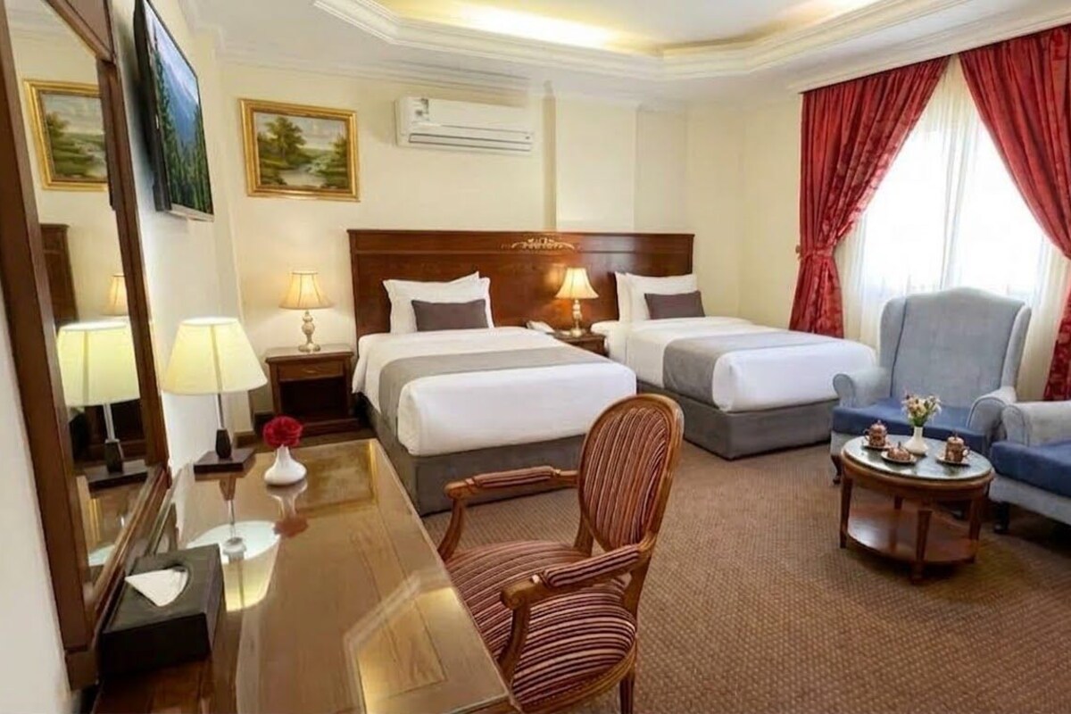 Family Suite | Egyptian cotton sheets, premium bedding, pillowtop beds, desk