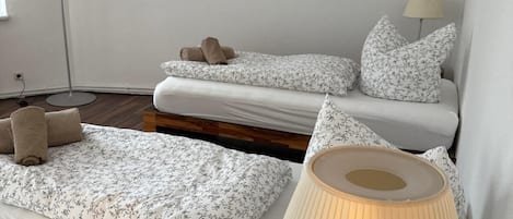 2 bedrooms, free WiFi, bed sheets
