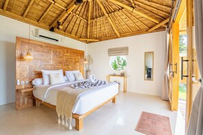 1 bedroom, free WiFi, bed sheets - Luxury Private Pool Villa with Ocean View & Floating Breakfast (Nusa Penida)