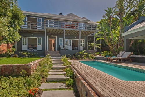 Beautiful 8 Bedroom Villa in Hermanus