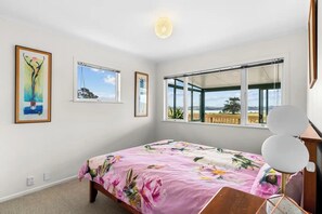 3 bedrooms, WiFi, bed sheets