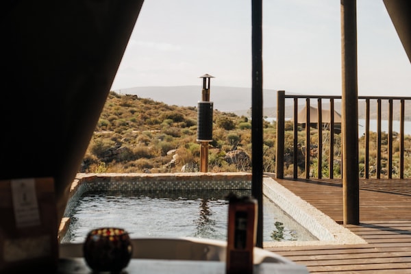 Tält Signature | Badrum | Badkar och dusch, gratis toalettartiklar, hårtork och badrock