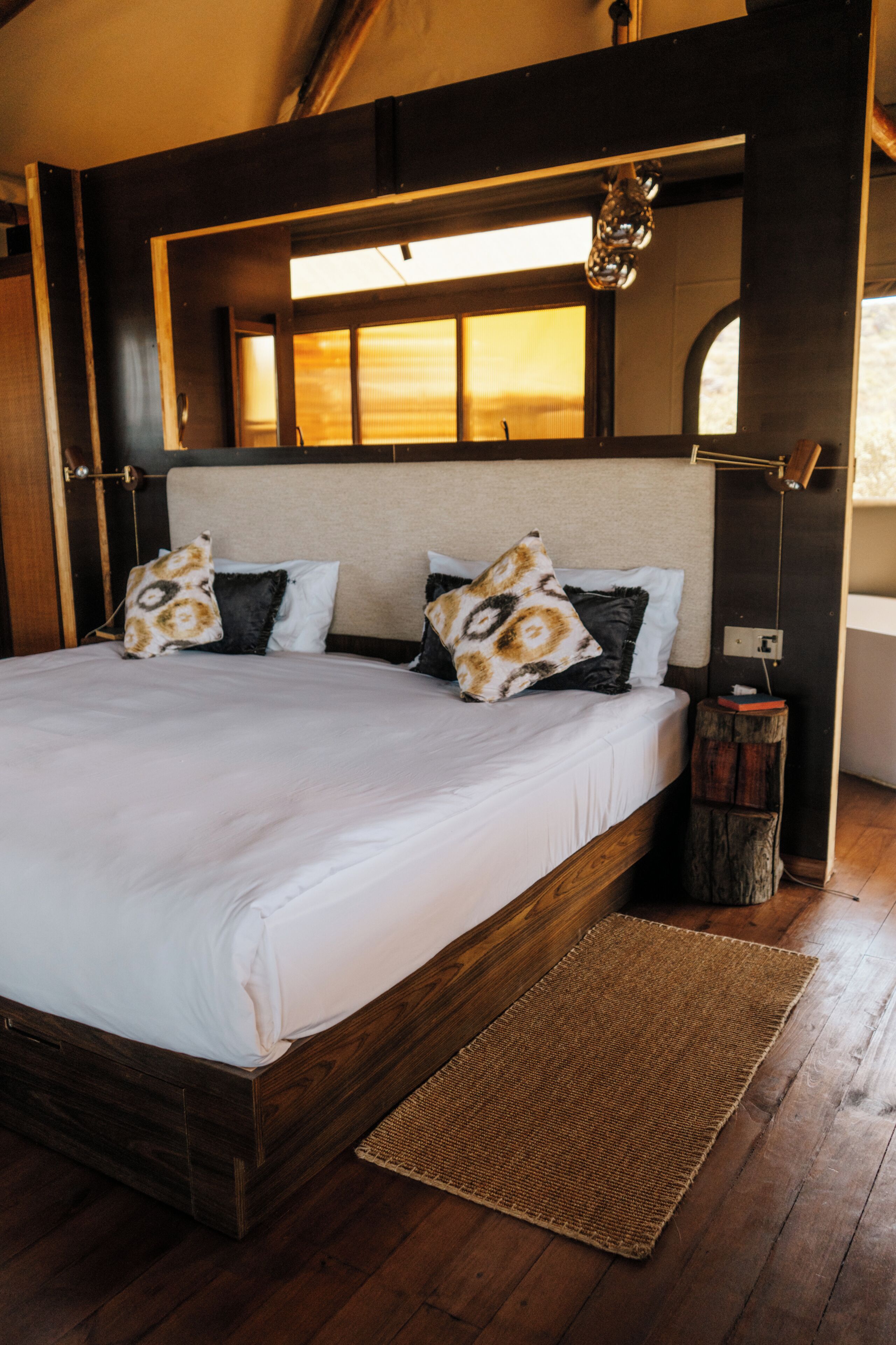 經典帳篷 | 高級寢具、迷你吧、房內夾萬、獨特裝修