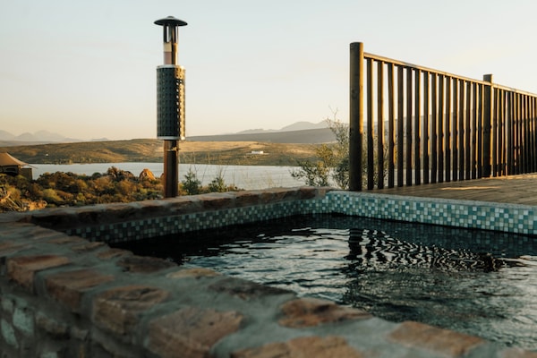 Signature Tent | Kolam renang persendirian