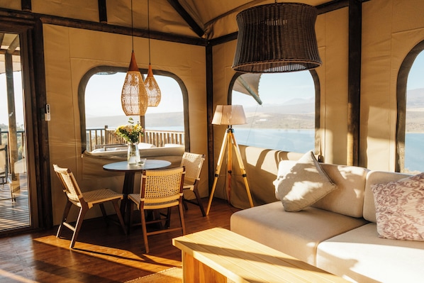 Premium Tent | Living area