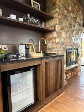 Espresso maker, coffee/tea maker