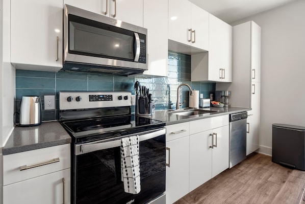 Standard Apartment, 1 Bedroom | Private kitchen