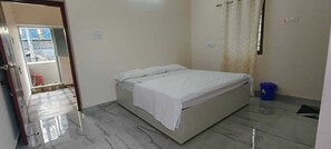 Habitació doble familiar, balcó, vistes a la muntanya | Equipament de l'habitació