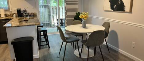 تناول الطعام