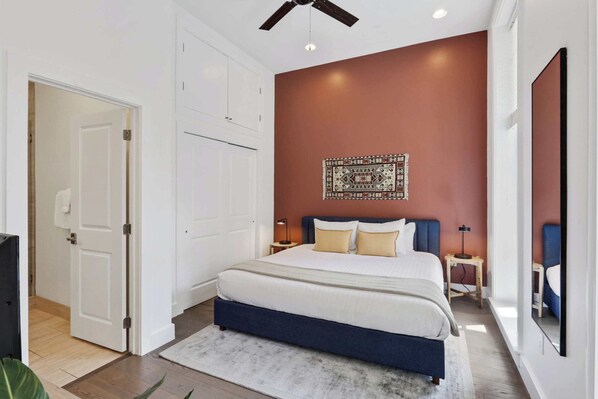 2 bedrooms, iron/ironing board, WiFi, bed sheets