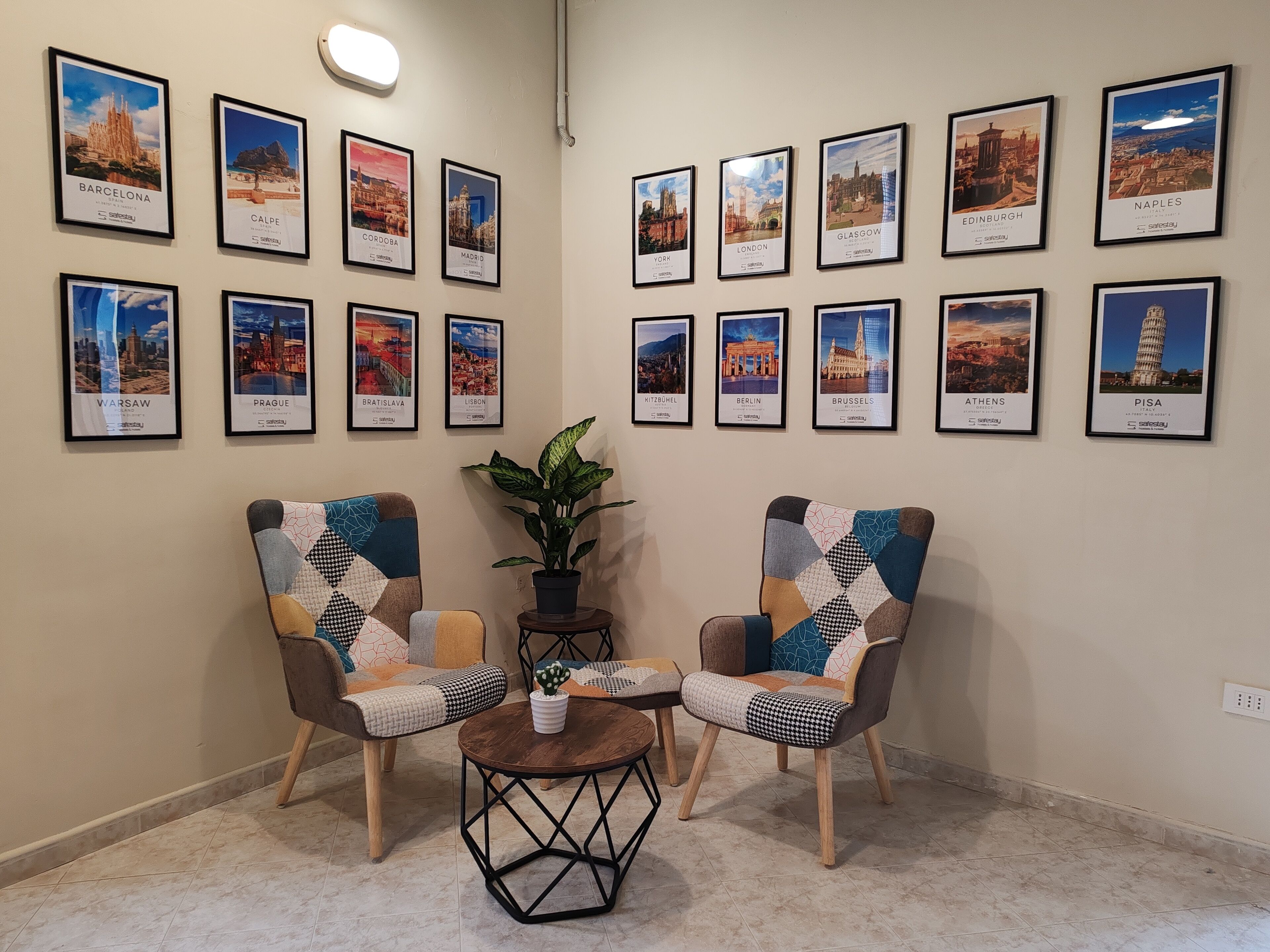 Coin salon dans le hall