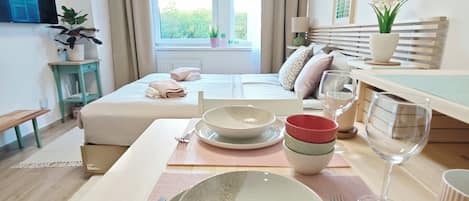 1 habitación, tabla de planchar con plancha, wifi y ropa de cama