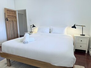 3 bedrooms, iron/ironing board, travel cot, free WiFi