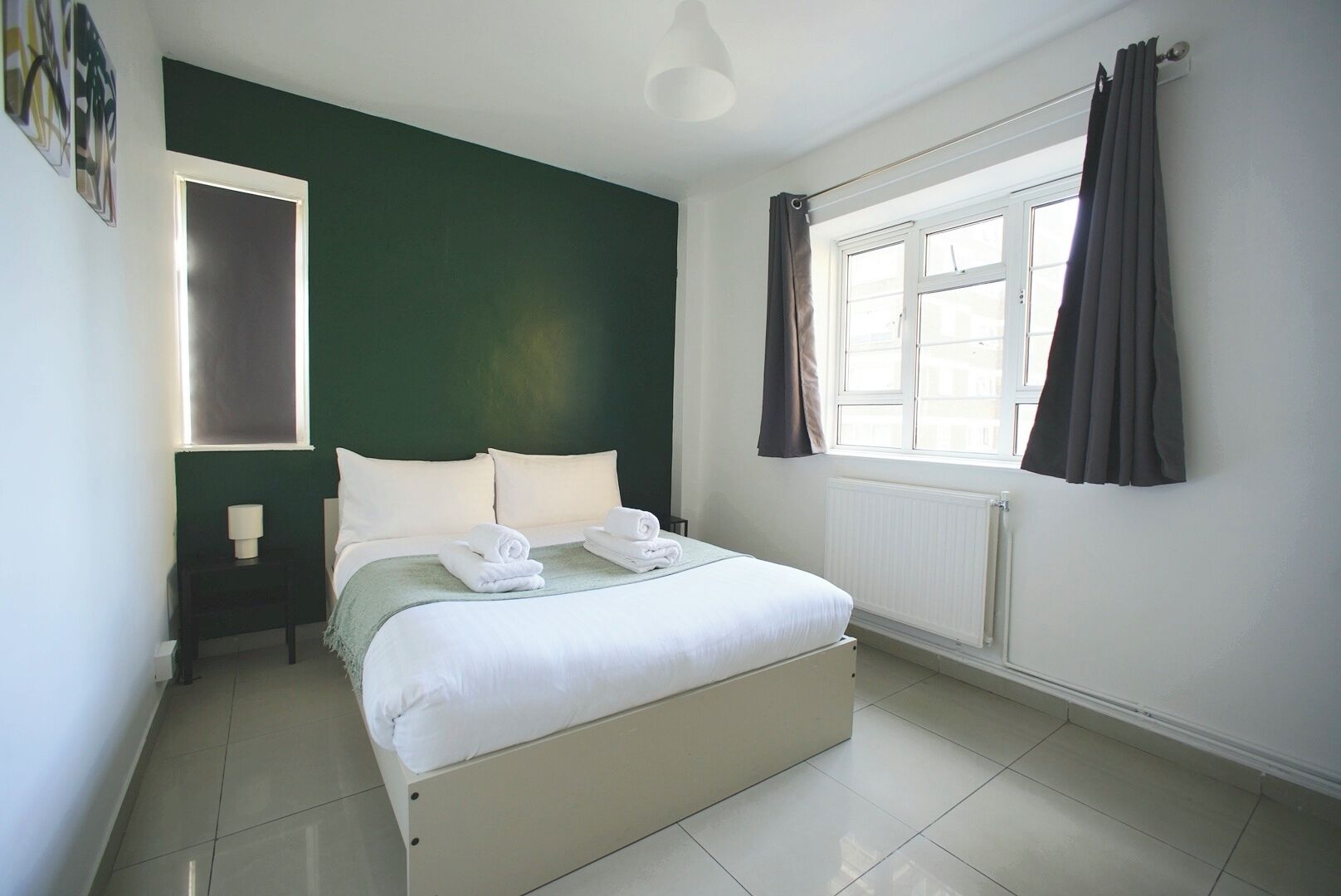 3 Schlafzimmer, Schreibtisch, Bügeleisen/Bügelbrett, Reisekinderbett