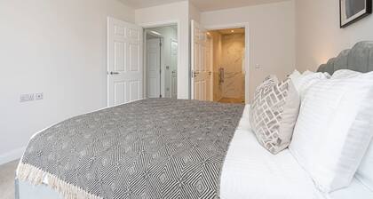 Quiet Luxe Escape 65s Only