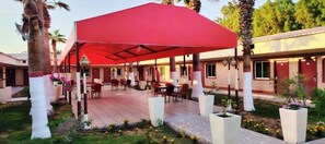 Vista frontal de la propiedad