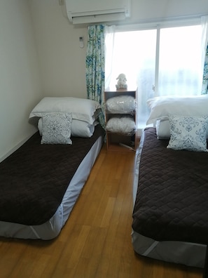 1 bedroom, iron/ironing board, internet, bed sheets