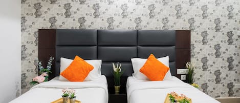 Twin Room | Laptop workspace, soundproofing, free WiFi