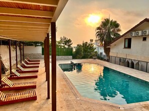 Alberca al aire libre por temporada 