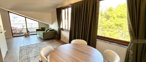 Deluxe Penthouse, 1 Queen Bed with Sofa bed, Balcony, Sea View | Individually decorated, desk, free WiFi, bed sheets