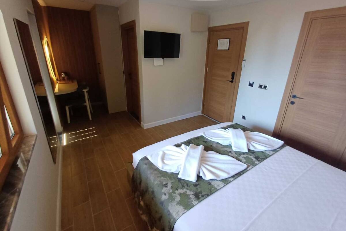 Minibar, bàn, phòng cách âm, truy cập Internet không dây miễn phí