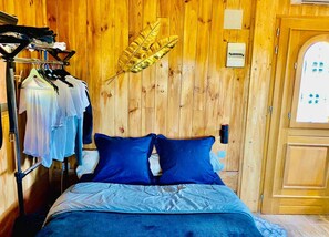 WiFi, bed sheets