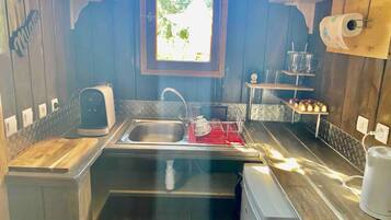 Micro-ondes, four, plaque de cuisson, lave-vaisselle