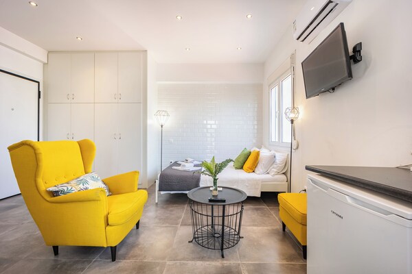 Chic Studio In Gazi Walk To Acropolis - Athens