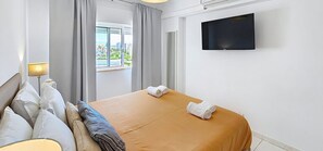 1 bedroom, iron/ironing board, free WiFi, bed sheets - Vaumar — Apartment with Pool between Praia do Vau and Praia da Rocha (Portimão)