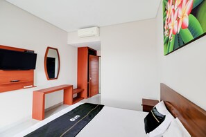 Standard Suite, 1 Double Bed | Bed sheets - Collection O Bali Sanur near Bali Mandara Hospital (Denpasar)