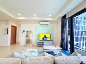 Appartement Familial, balcon, vue ville | Coin séjour