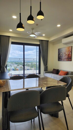 Living area - Homie's The Glory Apartment (Thanh Pho Thu Dau Mot)