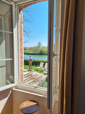 Deluxe Double Room, River View | Free WiFi