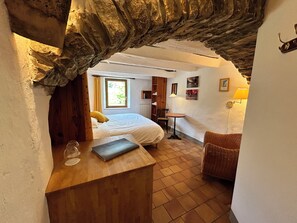 Family Room | Free WiFi