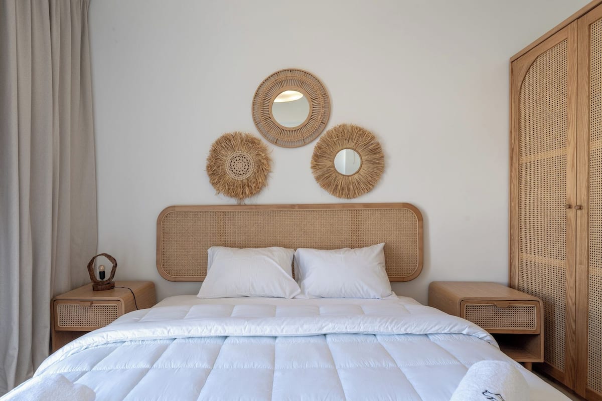 Casa de ciudad confort, vista al jardín | Escritorio y espacio para trabajar con laptop