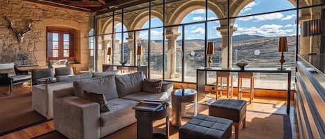 Televisión de pantalla plana de 40 pulgadas con canales por satélite