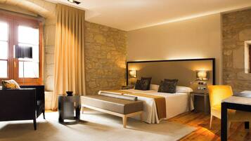 Superior tweepersoonskamer, uitzicht op bergen | Luxe beddengoed, donzen dekbedden, Select Comfort-bedden, een minibar