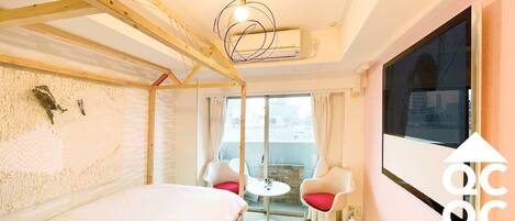 1 bedroom, desk, WiFi, bed sheets