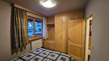 2 soveværelser, sengetøj