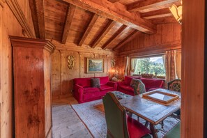 Interior - Casa Cirmoli, a cozy attic surrounded by greenery (Cortina d´Ampezzo)