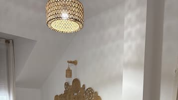 2 slaapkamers, een strijkplank/strijkijzer, gratis wifi, beddengoed