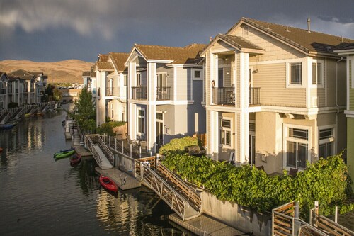 Waterfront Oasis w/ Kayaks, Fire Pit & Game Room