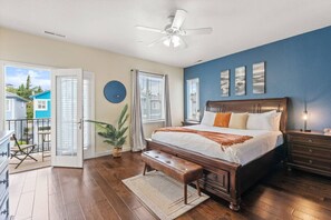 5 bedrooms, desk, travel crib, WiFi