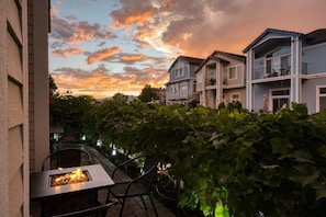 Outdoor dining - Waterfront Oasis w/ Kayaks, Fire Pit & Game Room (Sparks)