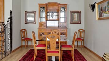 Exclusive Apartment | In-room dining