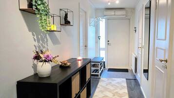 Bungalow, 3 Bedrooms, Patio, Garden View | Interior