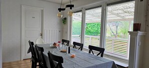 Bungalow, 3 Bedrooms, Patio, Garden View | Dining room